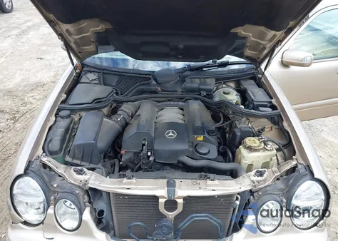 2000 Mercedes-Benz E 320 z USA, uszkodzony, nr VIN WDBJF65JOYB032596